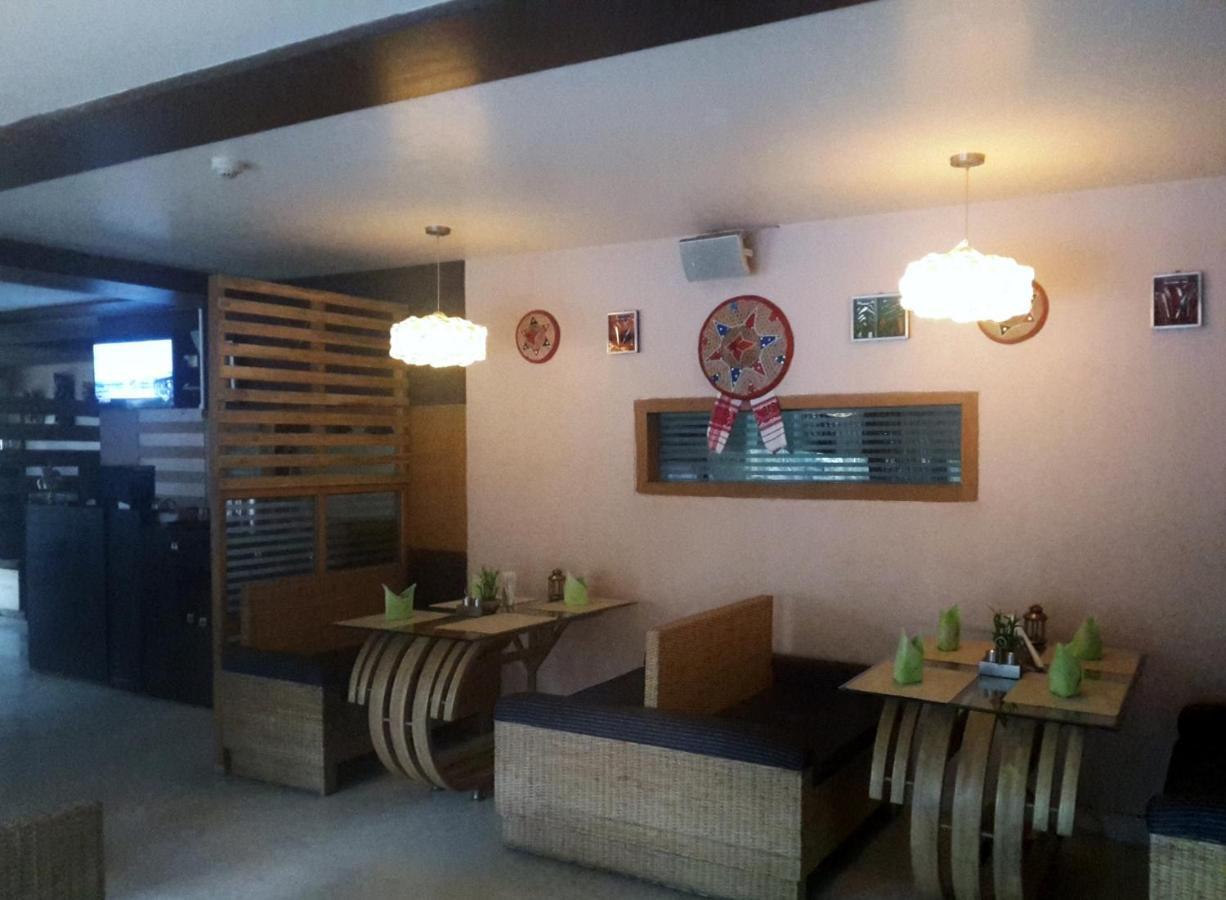 Hotel Rains Inn Guwahati Zewnętrze zdjęcie